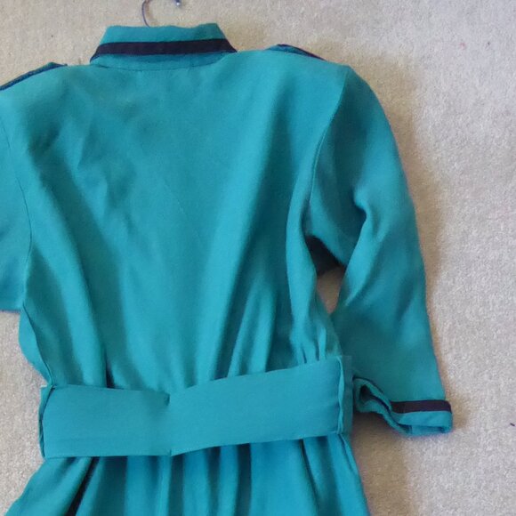 Green Tailored Dress with wide Belt by Paquette Too - Picture 3 of 5